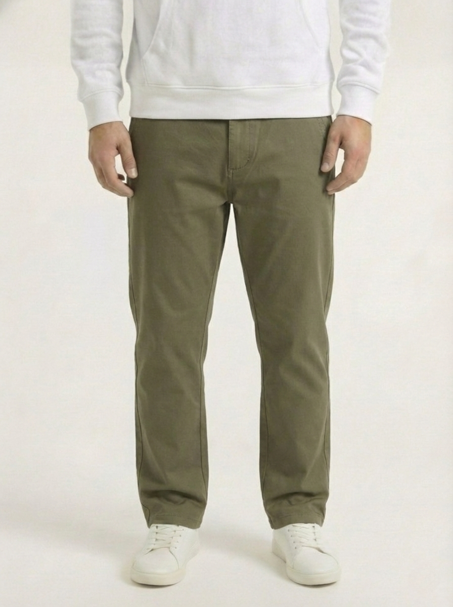 بنطال جينز زيتي بقصّة ضيقة (Slim-Fit)